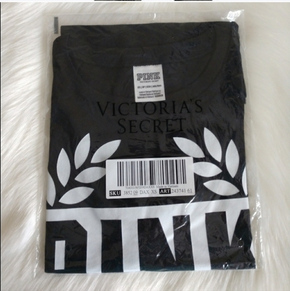 PINK VS TEE SIZE XS + PINK VS SHORT SIZE 4 (BUNDLE) - Picture 4 of 9